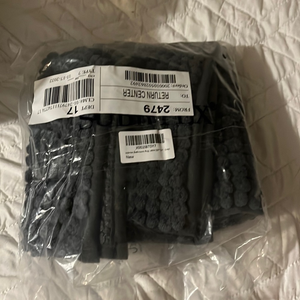 NWT subrtex non slip bath mat